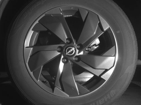 Used 2025 Nissan Rogue SV image 14