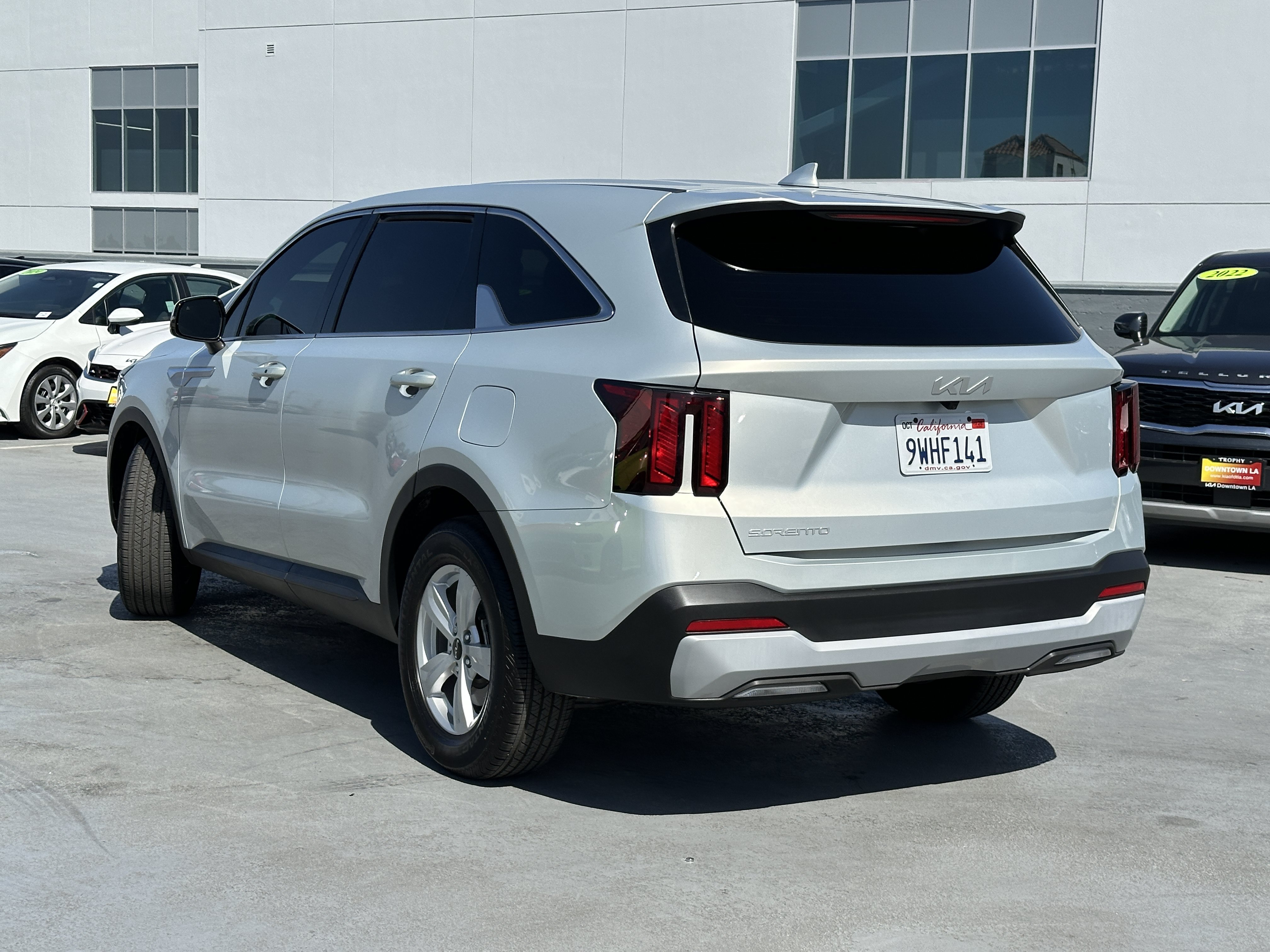Used 2026 Kia Sorento LX FWD image 4
