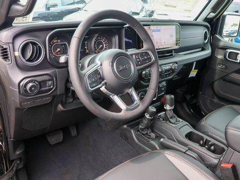New 2026 Jeep Wrangler Unlimited Sahara AWD/4WD image 3