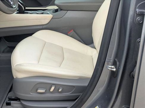 Used 2022 Cadillac XT6 Premium Luxury w/ Technology Package image 18