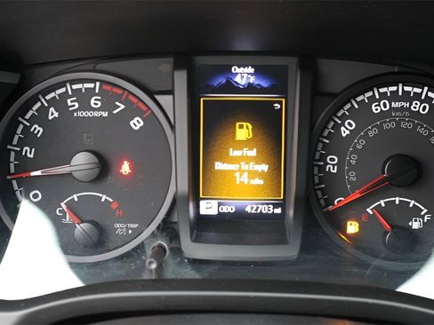 Certified 2021 Toyota Tacoma SR image 10