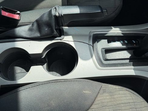 Used 2010 Ford Focus SE image 30