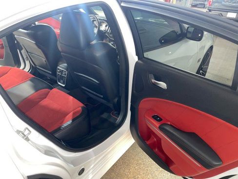 Used 2016 Dodge Charger R/T Scat Pack w/ Beats Audio Group image 18