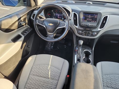 Used 2022 Chevrolet Equinox LT w/ Driver Convenience Package image 18