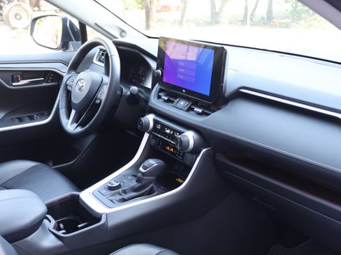 Used 2023 Toyota RAV4 Limited AWD/4WD image 37