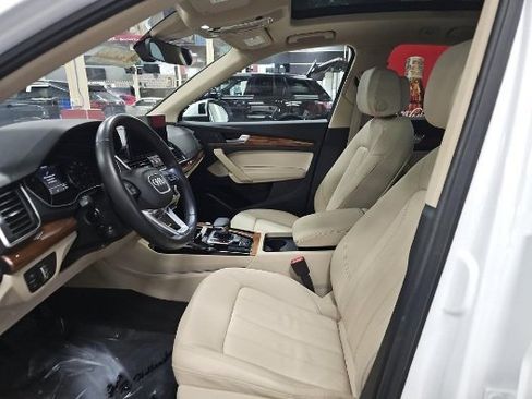 Used 2023 Audi Q5 2.0T Premium image 3