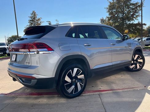 Used 2025 Volkswagen Atlas Cross Sport SE image 6