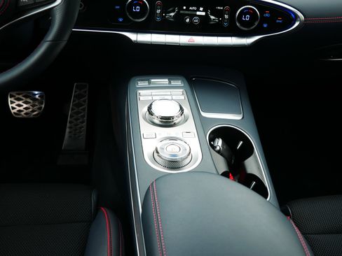 Used 2023 Genesis GV70 2.5T w/ Sport Prestige Package image 21