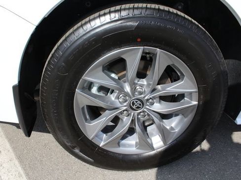 Certified 2026 Toyota Sienna XLE FWD image 22