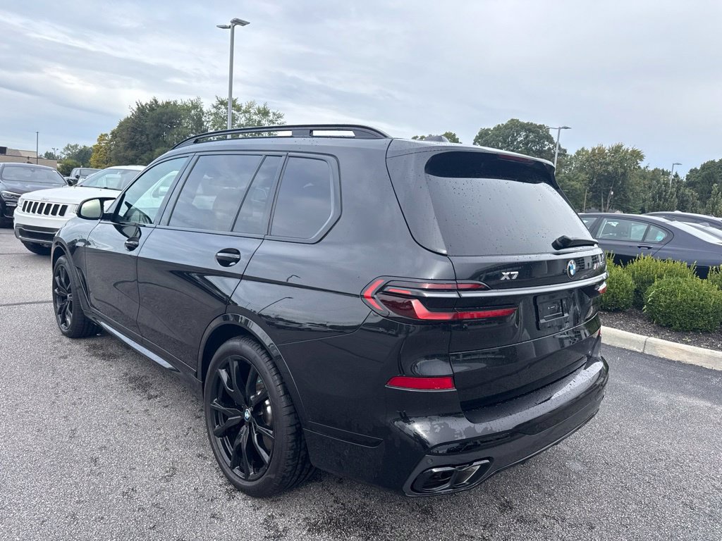 Used 2025 BMW X7 M60i AWD/4WD image 5