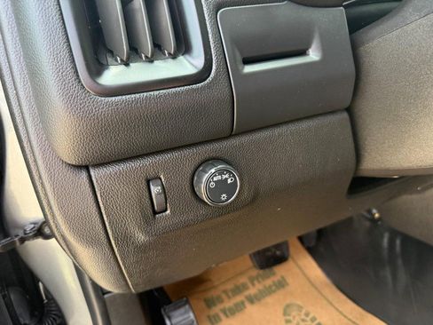 Used 2022 Chevrolet Colorado LT w/ Fleet Safety Package RWD image 13