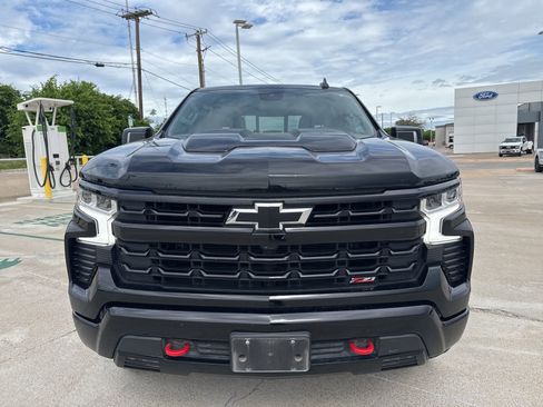 Used 2023 Chevrolet Silverado 1500 LT Trail Boss w/ Convenience Package II image 9