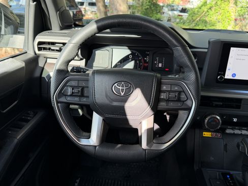 Used 2024 Toyota Tacoma SR5 AWD/4WD image 34