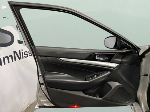 Used 2017 Nissan Maxima SR w/ Midnight Edition image 10