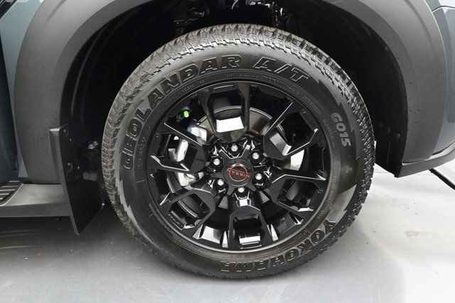 Used 2025 Nissan Armada PRO-4X w/ Pro-4X Premium Package AWD/4WD image 19
