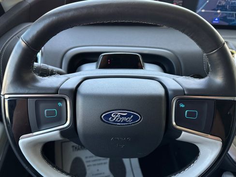 Used 2025 Ford Expedition Max Platinum w/ Driver's Package AWD/4WD image 27