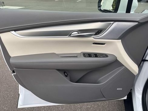 Certified 2023 Cadillac XT5 Premium Luxury AWD/4WD image 16