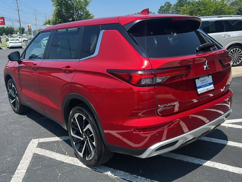 Used 2023 Mitsubishi Outlander SE FWD image 5