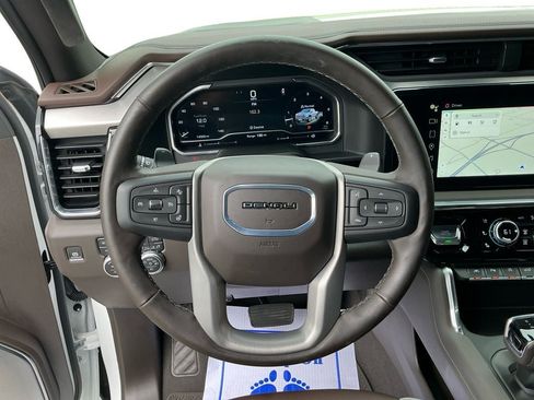 Used 2024 GMC Sierra 1500 Denali w/ Technology Package AWD/4WD image 12