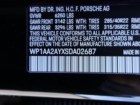 Certified 2025 Porsche Cayenne AWD/4WD image 39