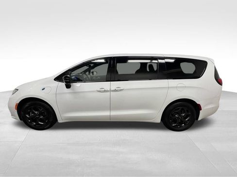 Used 2024 Chrysler Pacifica Limited FWD image 7