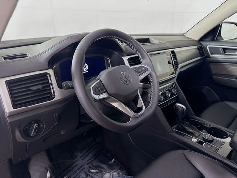Used 2023 Volkswagen Atlas SE AWD/4WD image 4