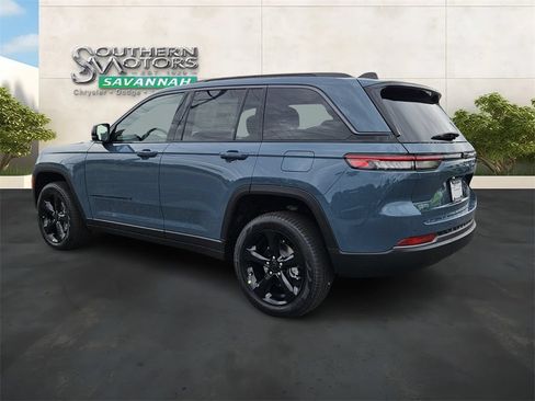 New 2026 Jeep Grand Cherokee Limited w/ Limited Altitude Package RWD image 3