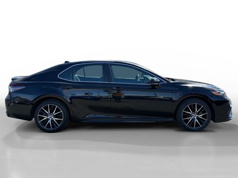 Used 2024 Toyota Camry SE FWD image 6