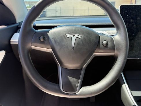 Used 2021 Tesla Model Y Long Range AWD/4WD image 19