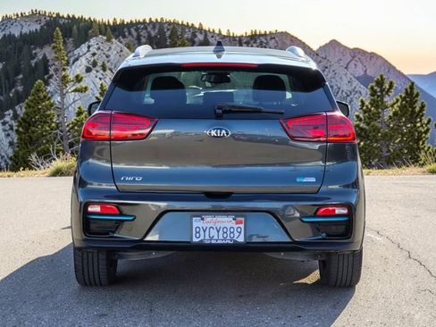 Used 2021 Kia Niro EX Premium FWD image 6