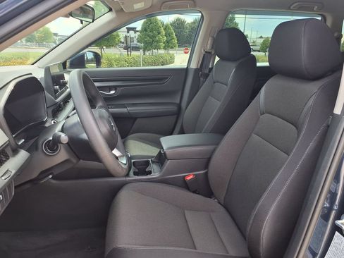Used 2023 Honda CR-V LX image 12