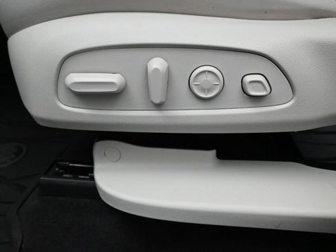 Used 2023 Buick Enclave Avenir w/ Avenir Technology Package AWD/4WD image 10
