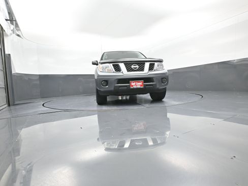 Used 2021 Nissan Frontier SV w/ SV Utility Package image 28