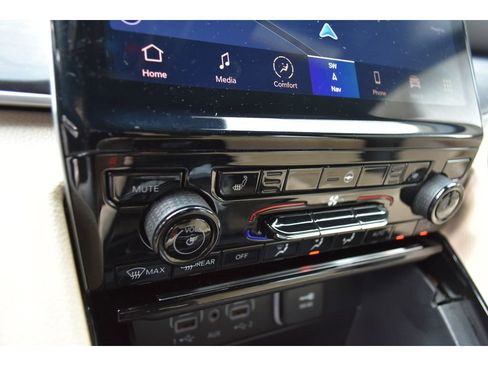 Used 2023 Jeep Grand Cherokee Limited image 26