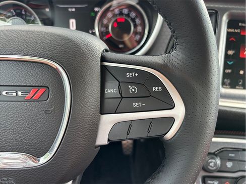 Used 2015 Dodge Challenger R/T Scat Pack w/ Leather Interior Group RWD image 31