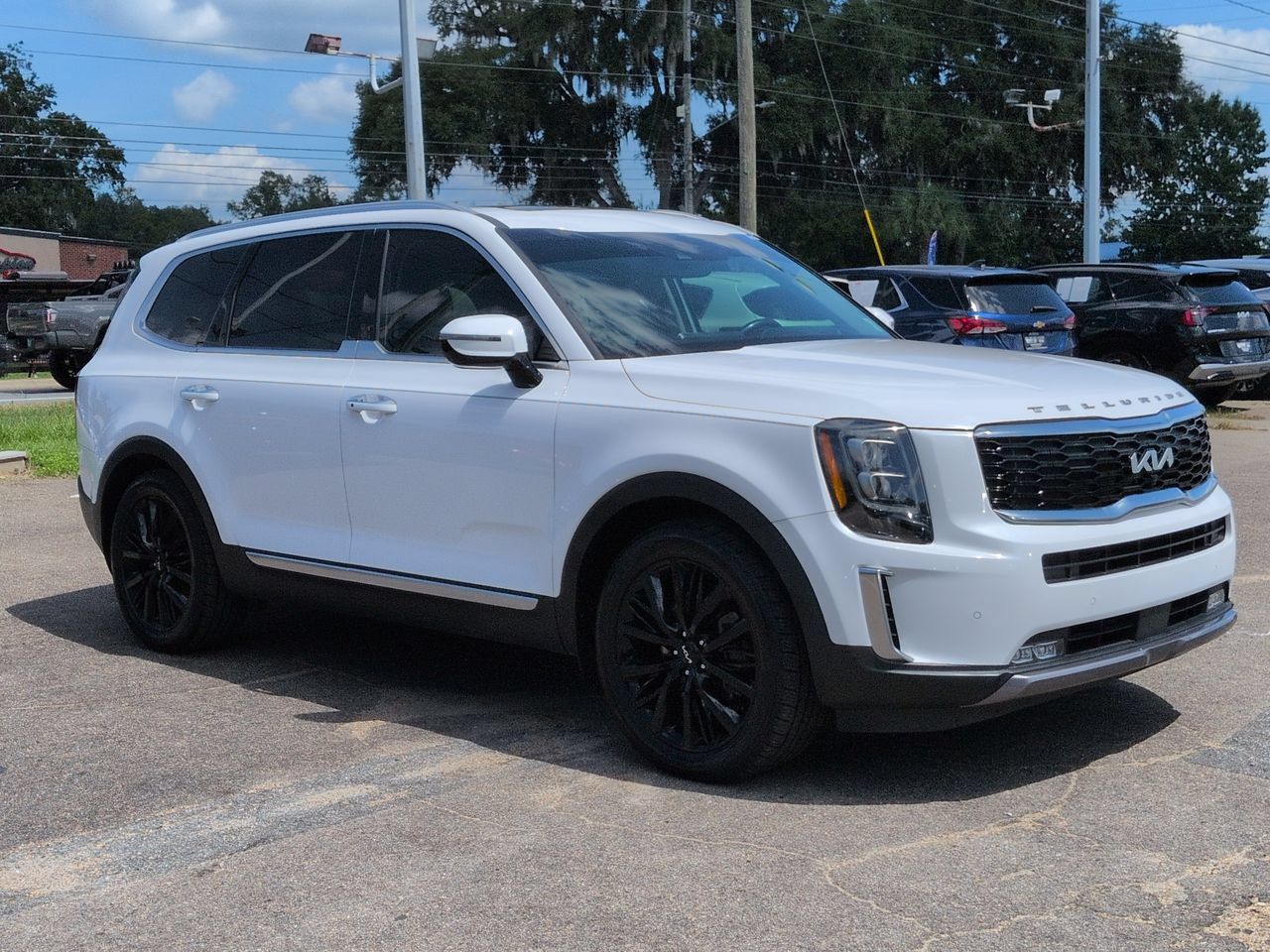 Used 2022 Kia Telluride SX w/ SX Prestige Package AWD/4WD image 3