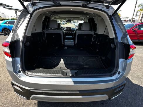 Used 2023 Honda Pilot Touring image 9