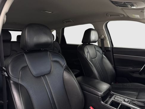 Used 2021 Kia Sorento S FWD image 39