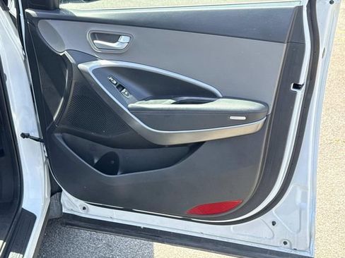 Used 2017 Hyundai Santa Fe Sport FWD image 8