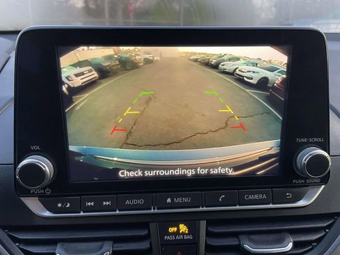 Used 2025 Nissan Altima 2.5 SR image 39