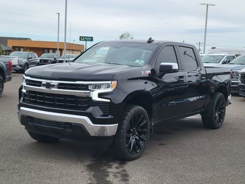 Used 2025 Chevrolet Silverado 1500 LT AWD/4WD image 1