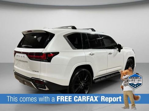 Used 2023 Lexus LX 600 4WD w/ Luxury Package image 3