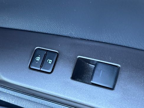 Used 2022 Toyota Camry LE FWD image 22
