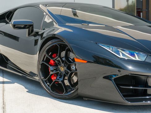 Used 2019 Lamborghini Huracan LP 580-2 image 29