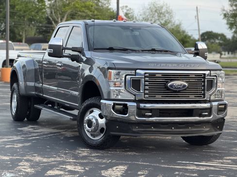 Used 2022 Ford F350 Lariat w/ Chrome Package AWD/4WD image 3