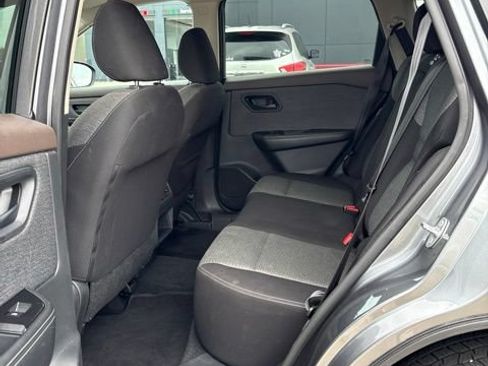 Used 2021 Nissan Rogue S FWD image 6