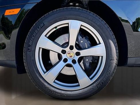 Used 2025 Porsche Macan image 29
