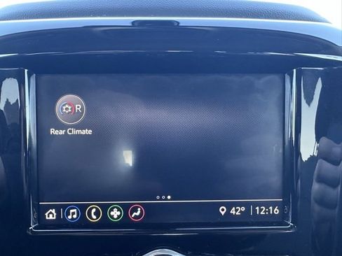 Used 2021 Chevrolet Traverse LS image 28