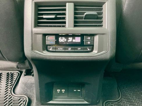 Used 2022 Volkswagen Atlas SEL Premium AWD/4WD image 33