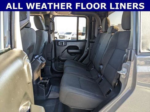 Certified 2022 Jeep Gladiator Willys image 17